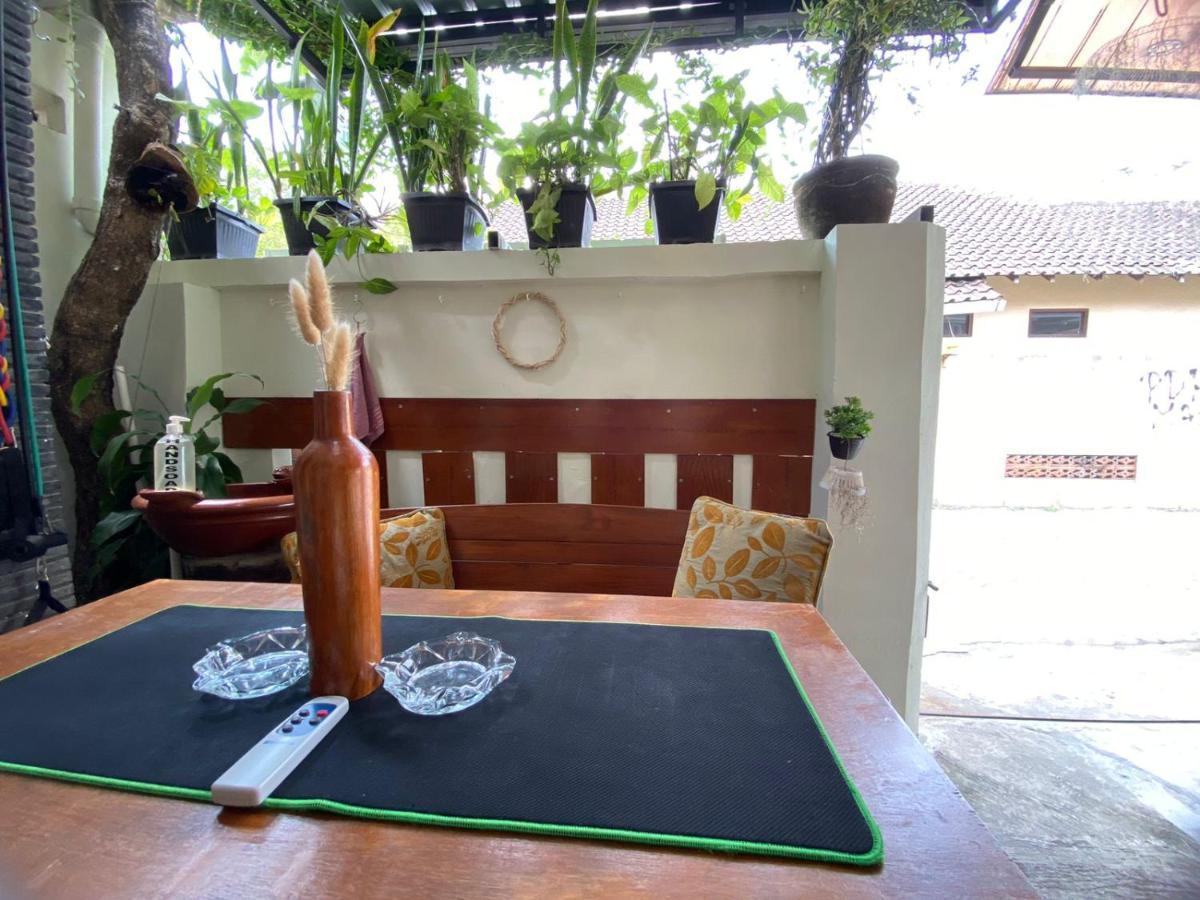 Coliving Jogja Sweet Home Kost Lengkap Di Jogjakarta Exterior photo