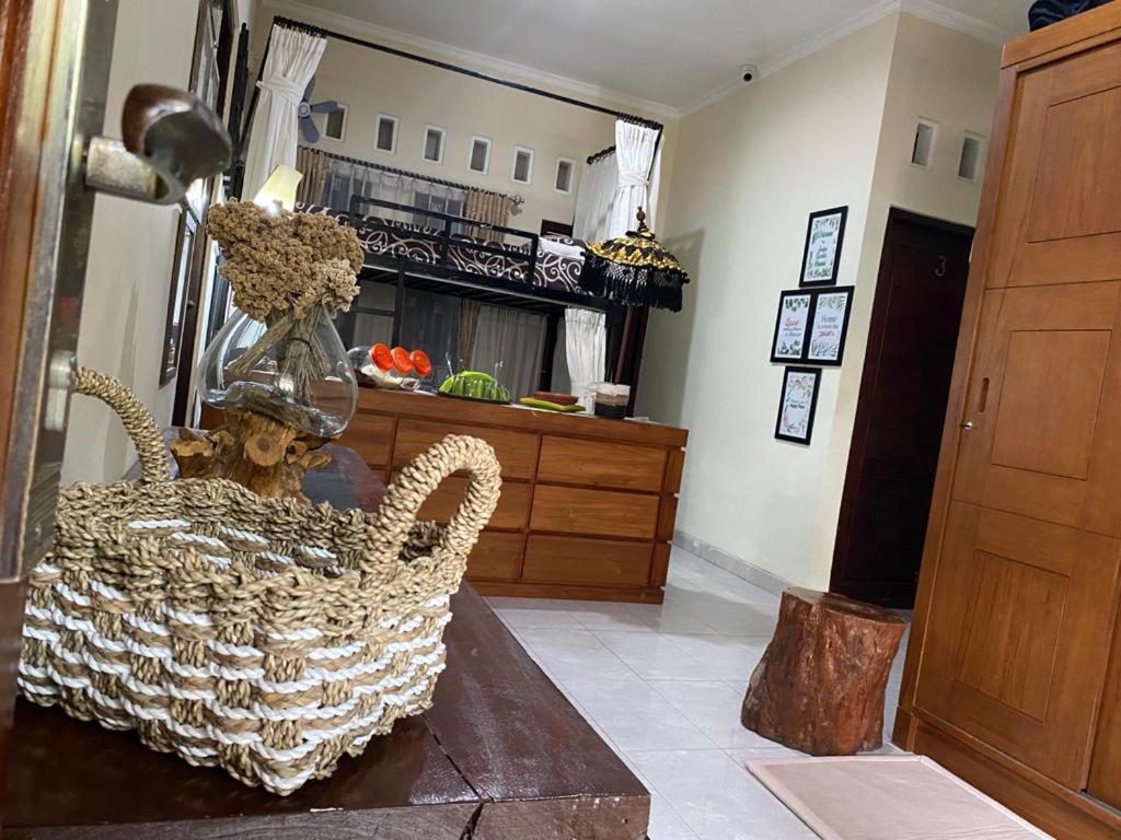 Coliving Jogja Sweet Home Kost Lengkap Di Jogjakarta Exterior photo