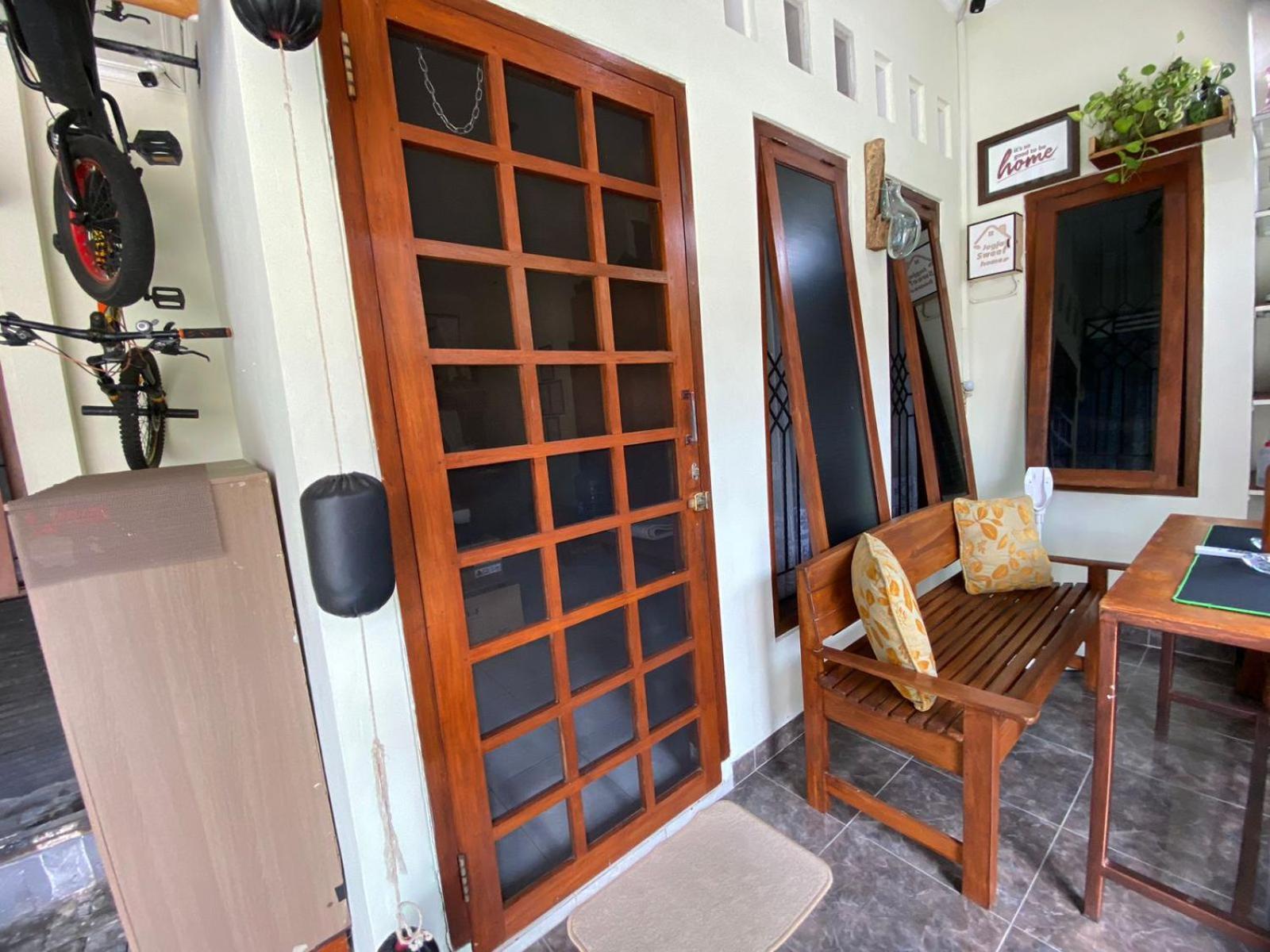 Coliving Jogja Sweet Home Kost Lengkap Di Jogjakarta Exterior photo