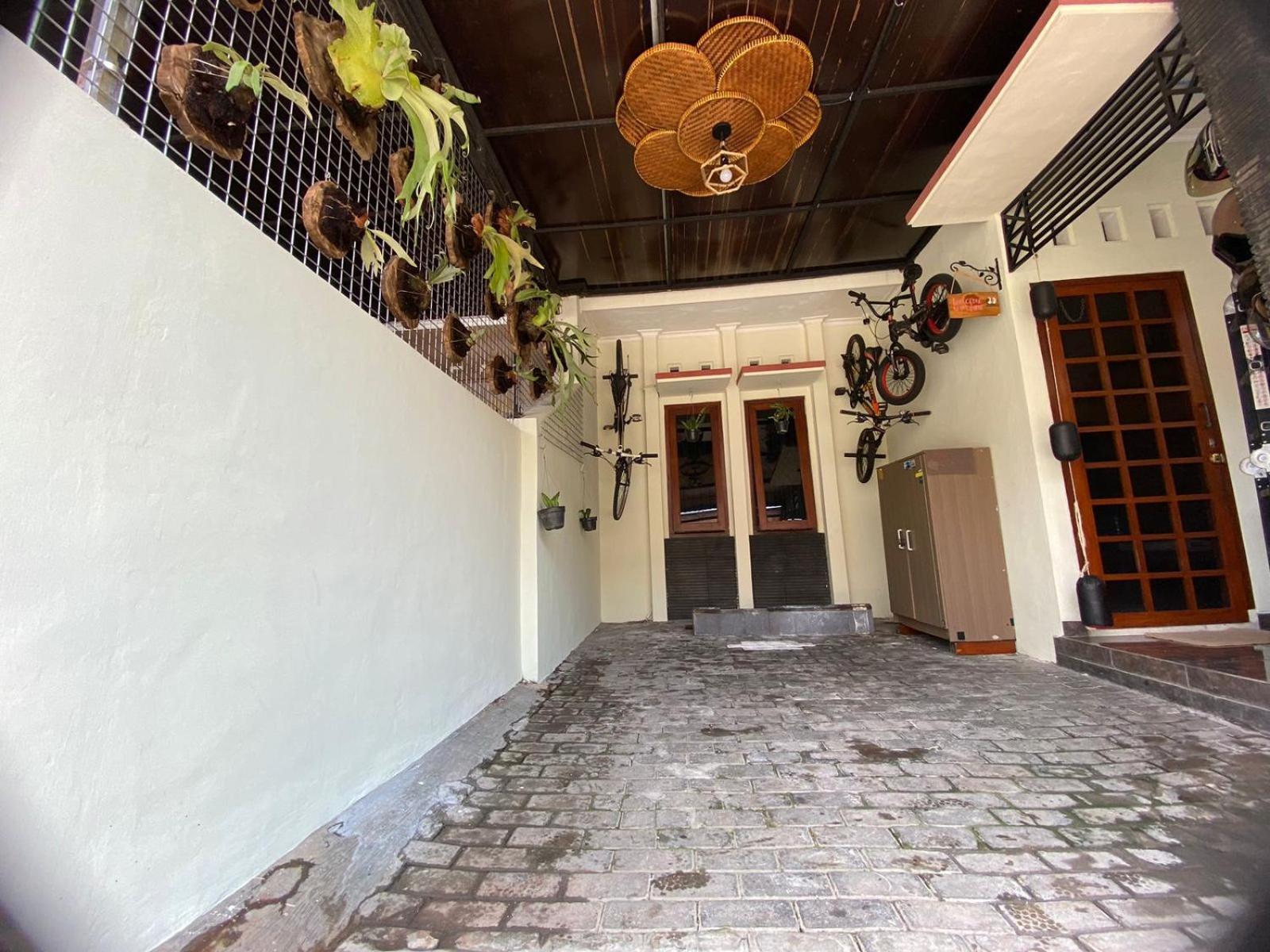 Coliving Jogja Sweet Home Kost Lengkap Di Jogjakarta Exterior photo